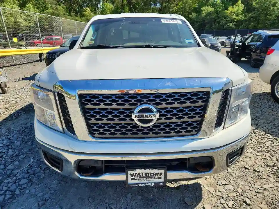 1N6AA1E55JN511863 2018 NISSAN TITAN-4