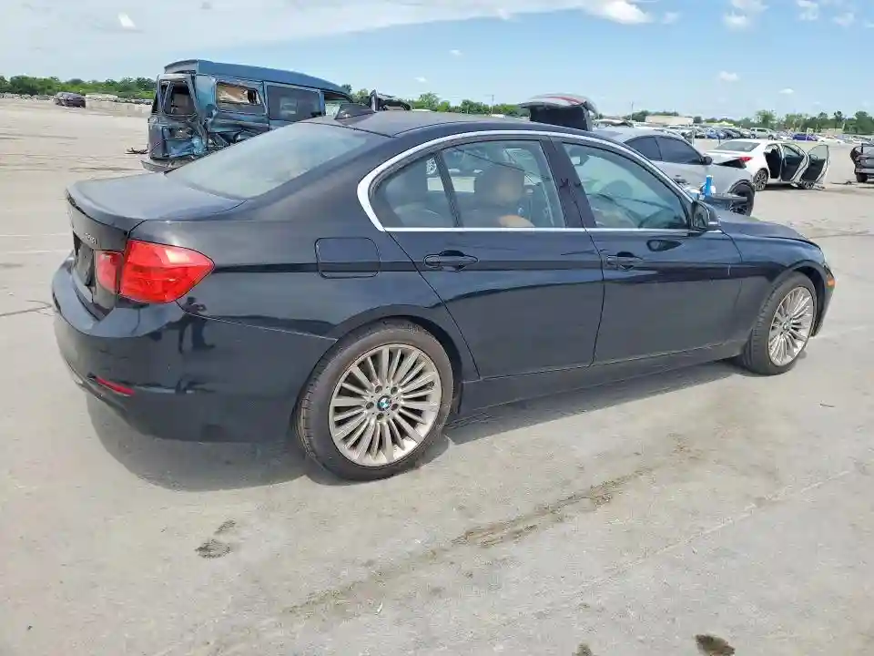 WBA3B3C52DF540109 2013 BMW 3 SERIES-2