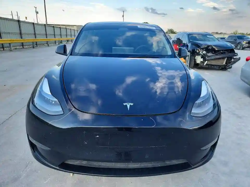 7SAYGDEE3PA090413 2023 TESLA MODEL Y-4