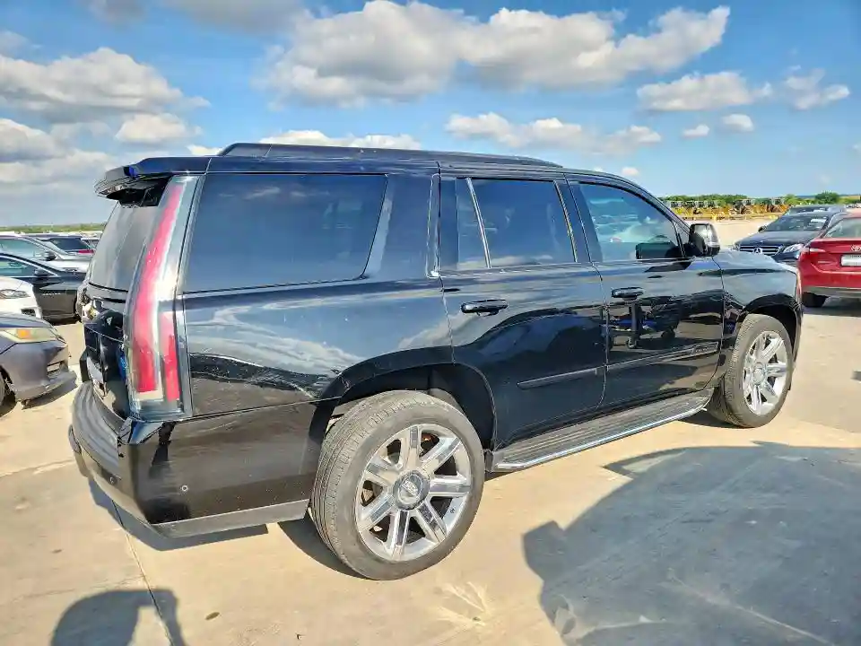 1GYS3CKJ0JR148793 2018 CADILLAC ESCALADE-2