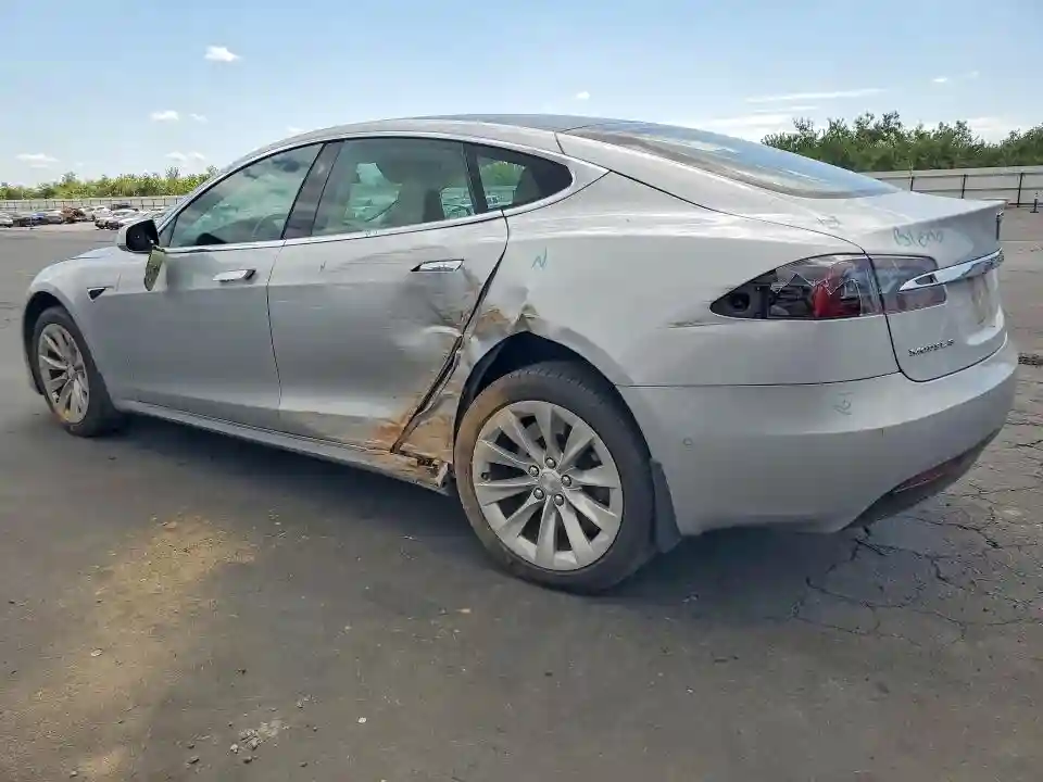 5YJSA1E27JF276751 2018 TESLA MODEL S-1