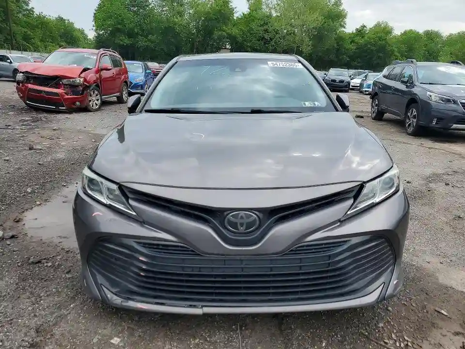 4T1B11HK3JU015339 2018 TOYOTA CAMRY-4