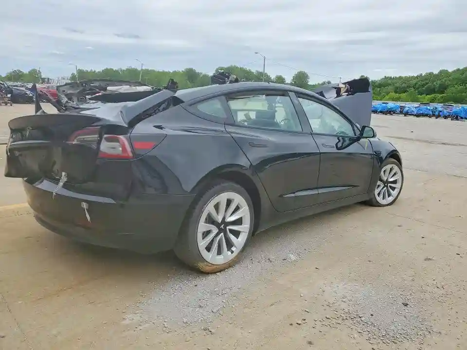 5YJ3E1EA4PF436478 2023 TESLA MODEL 3-2
