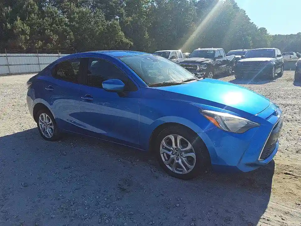 3MYDLBYV9HY169781 2017 TOYOTA YARIS-3