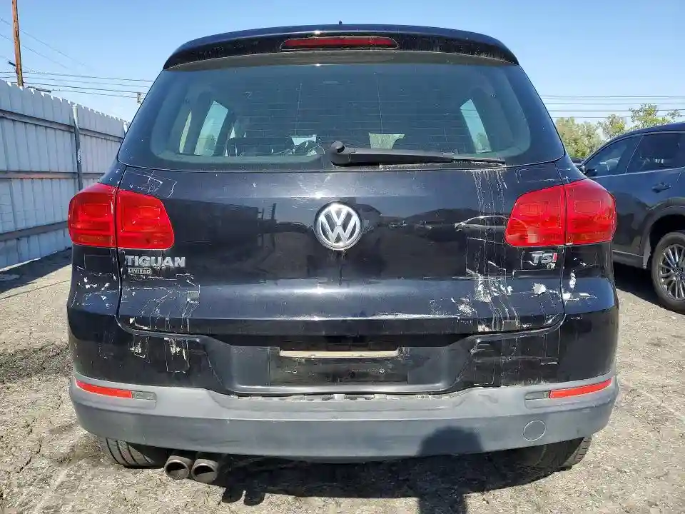WVGAV7AXXHK041967 2017 VOLKSWAGEN TIGUAN-5