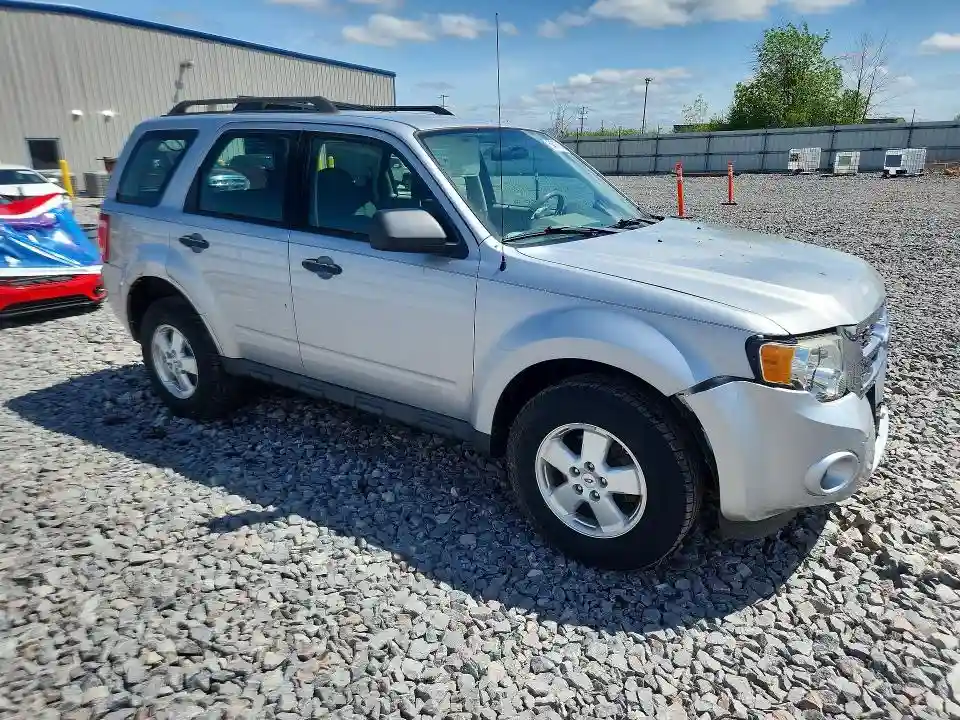 1FMCU0C72BKC40440 2011 FORD ESCAPE-3