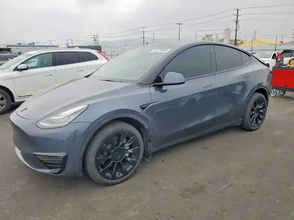 7SAYGDEE4PA033251 2023 TESLA MODEL Y-0