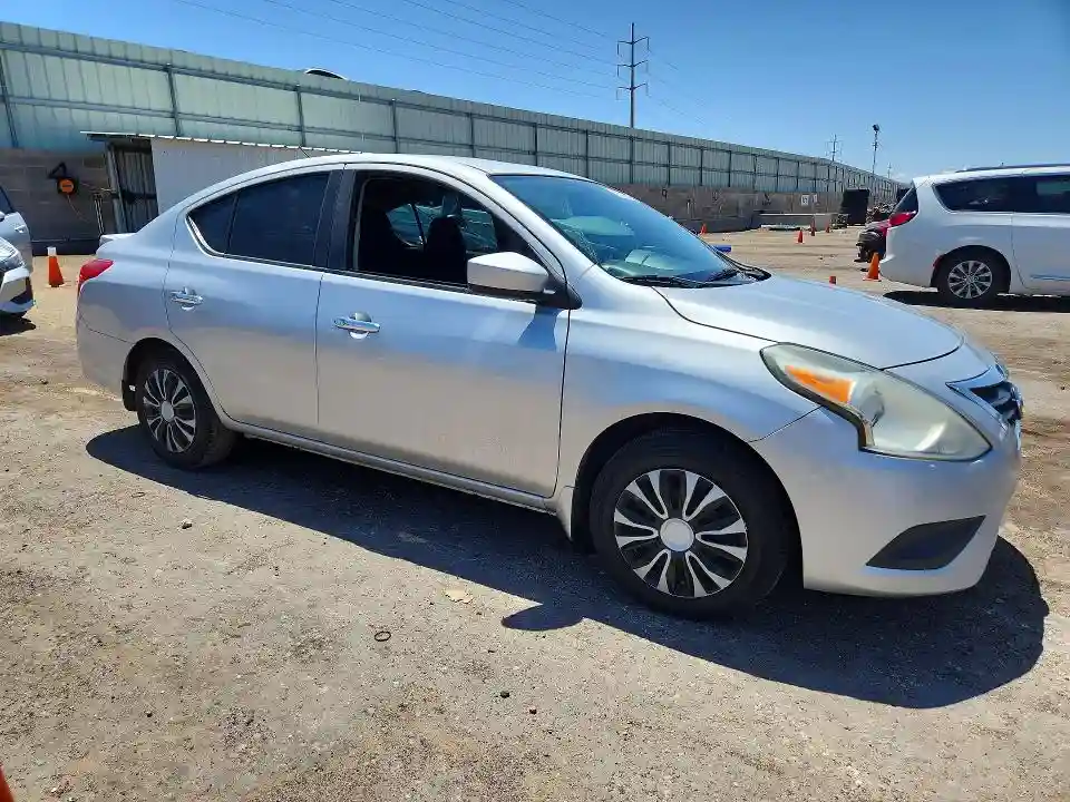 3N1CN7AP4FL825377 2015 NISSAN VERSA-3