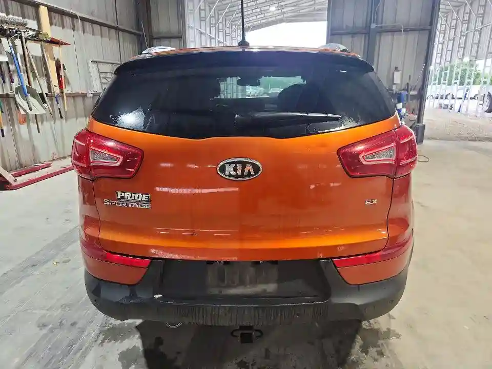 KNDPCCA20B7077856 2011 KIA SPORTAGE E-5