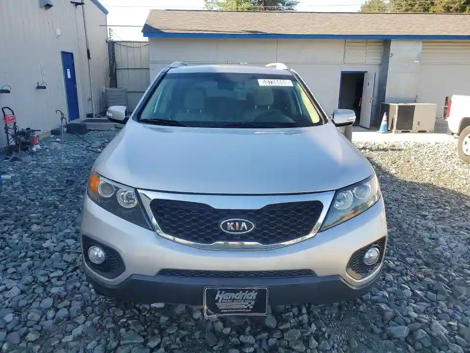 5XYKT4A68DG335257 2013 KIA SORENTO-4