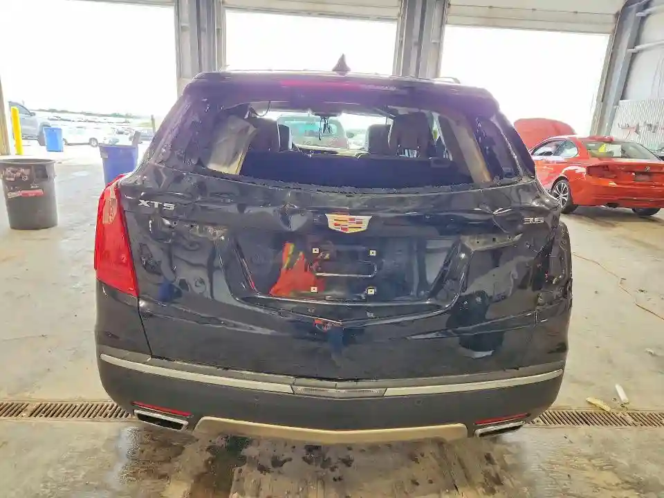 1GYKNFRSXHZ141189 2017 CADILLAC XT5-5