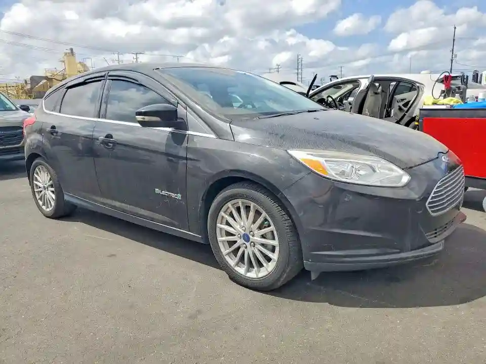 1FADP3R45EL311844 2014 FORD FOCUS-3