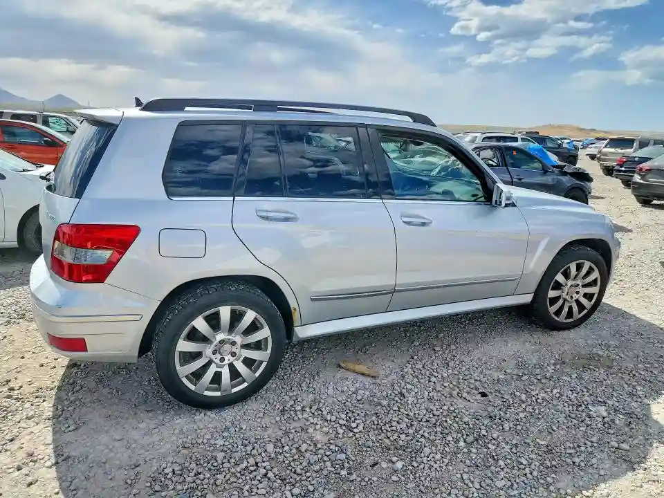WDCGG8HB1BF614967 2011 MERCEDES-BENZ GLK-CLASS-2