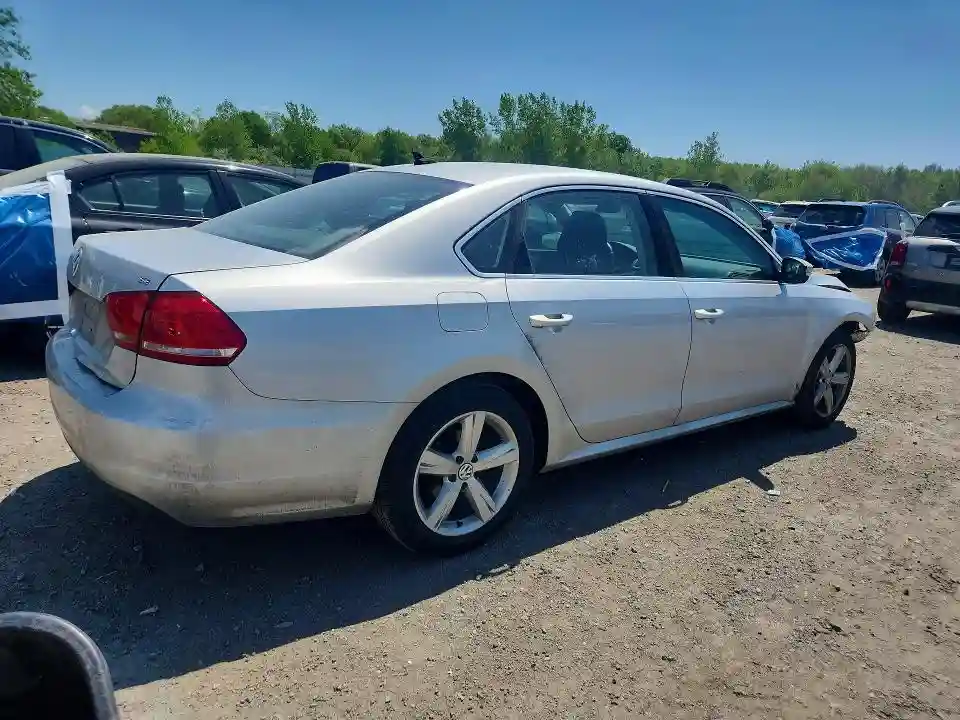 1VWBP7A37DC120627 2013 VOLKSWAGEN PASSAT-2