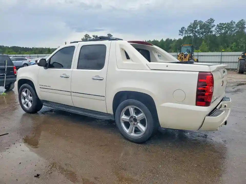 3GNMCGE04CG207668 2012 CHEVROLET AVALANCHE-1