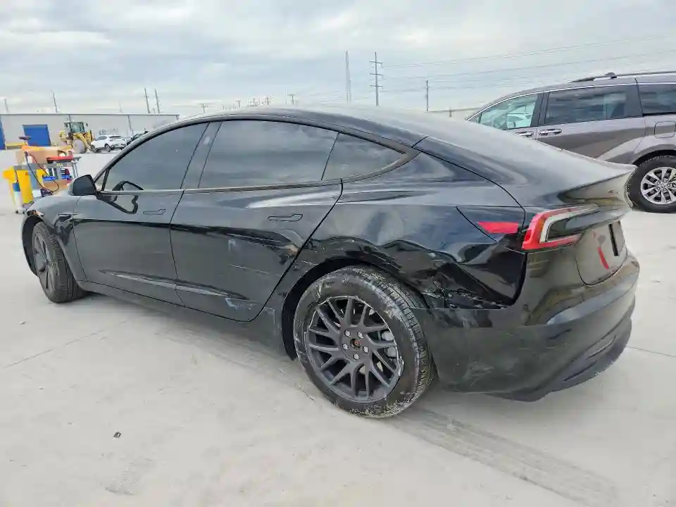 5YJ3E1EB0RF769594 2024 TESLA MODEL 3-1