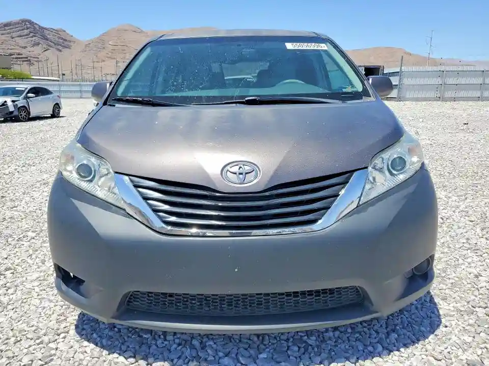 5TDKK3DC5DS312827 2013 TOYOTA SIENNA-4