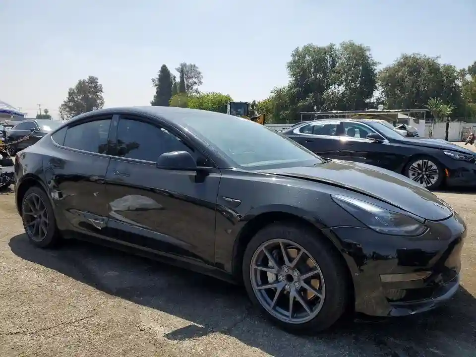 5YJ3E1EA1PF679519 2023 TESLA MODEL 3-3