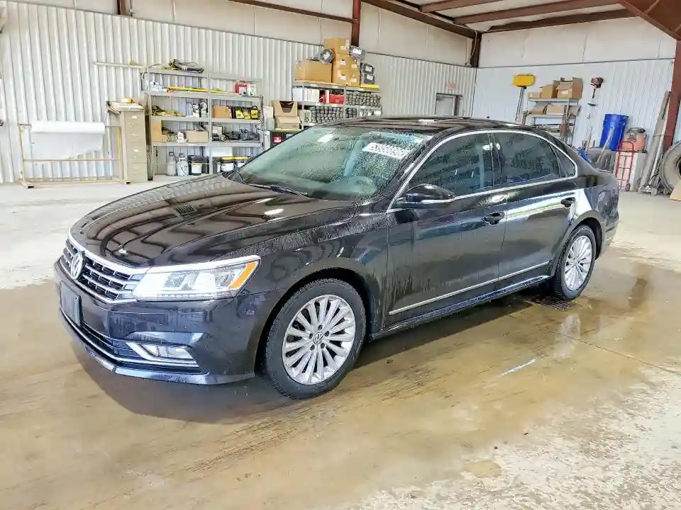 1VWBT7A35HC039451 2017 VOLKSWAGEN PASSAT-0