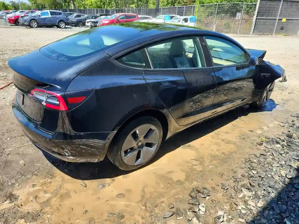 5YJ3E1EA9NF119664 2022 TESLA MODEL 3-2
