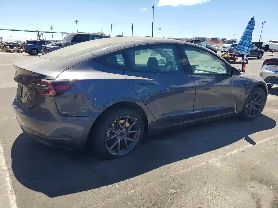 5YJ3E1EA0PF625161 2023 TESLA MODEL 3-2