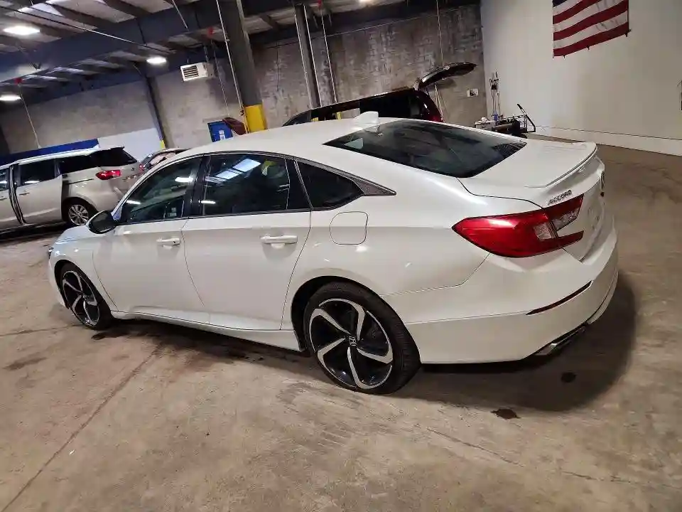1HGCV1F36JA265850 2018 HONDA ACCORD-1