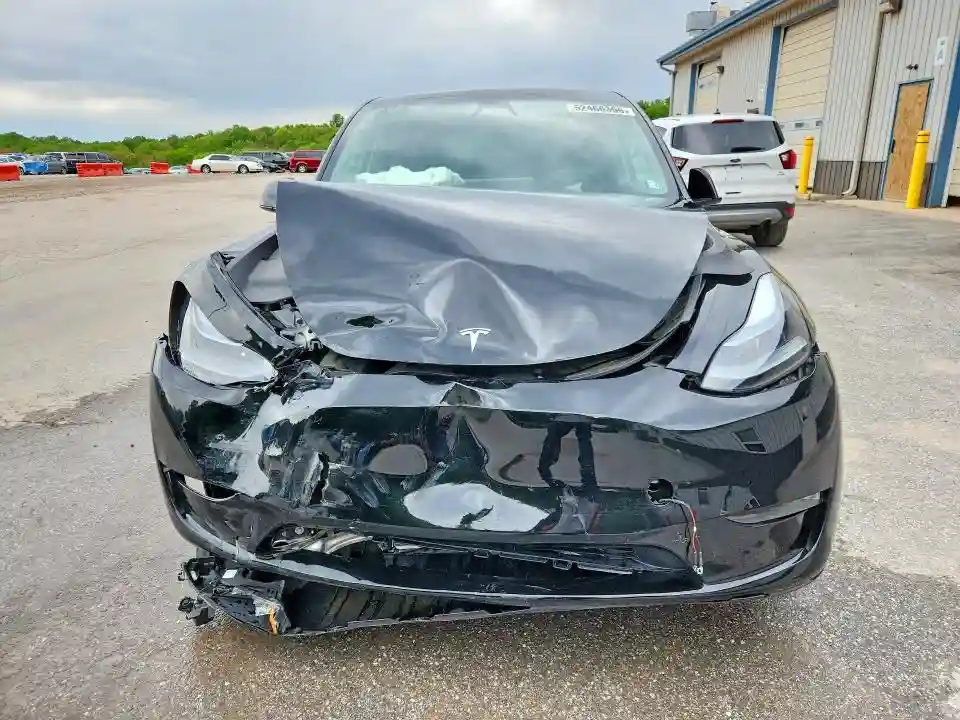 7SAYGDEE9SA355960 2025 TESLA MODEL Y-4