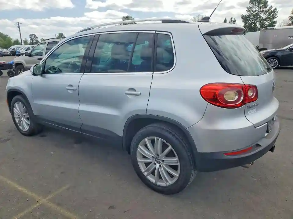 WVGAV7AX2BW547521 2011 VOLKSWAGEN TIGUAN-2