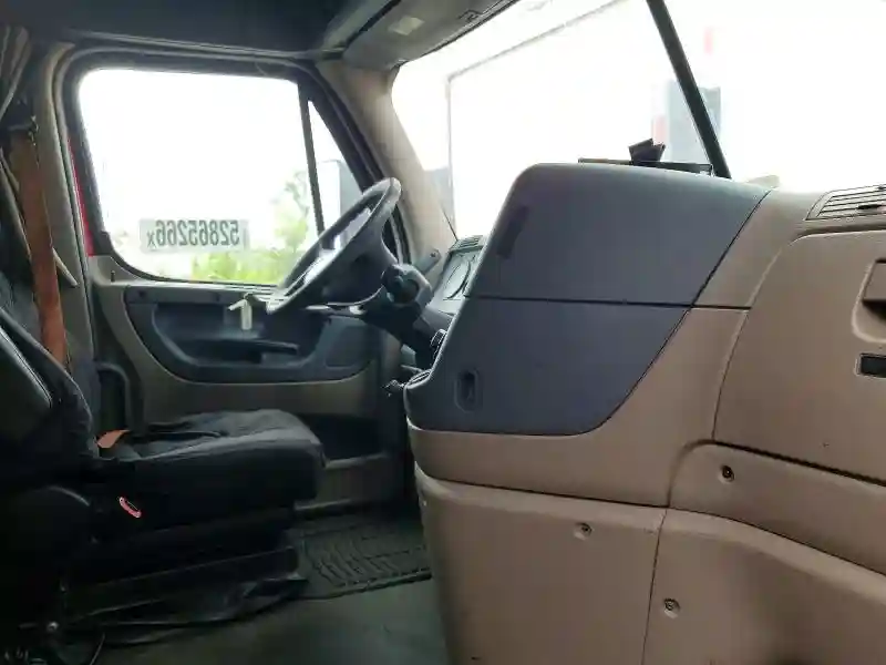 3AKJGLDR5HSHF1093 2017 FREIGHTLINER ALL OTHER-4