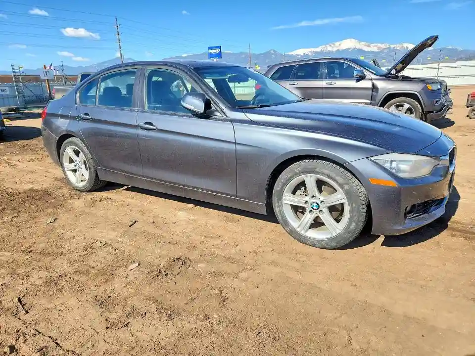 WBA3C1G51DNR46853 2013 BMW 3 SERIES-3