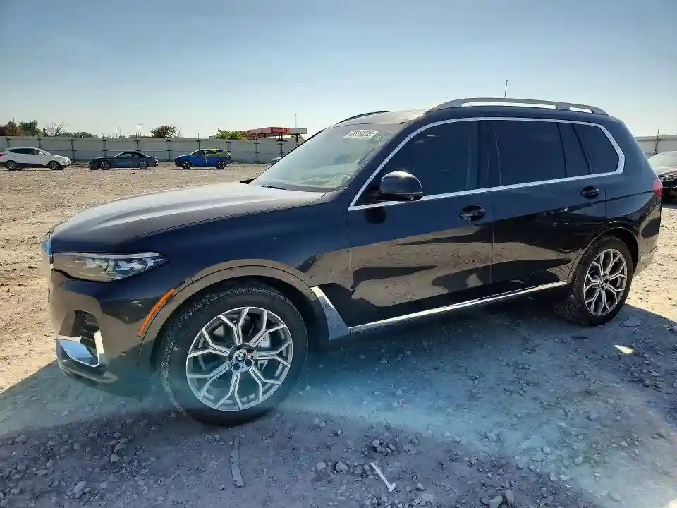5UXCW2C06M9H63436 2021 BMW X7-0