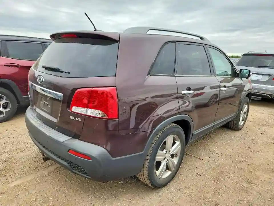 5XYKU4A26CG268070 2012 KIA SORENTO-2
