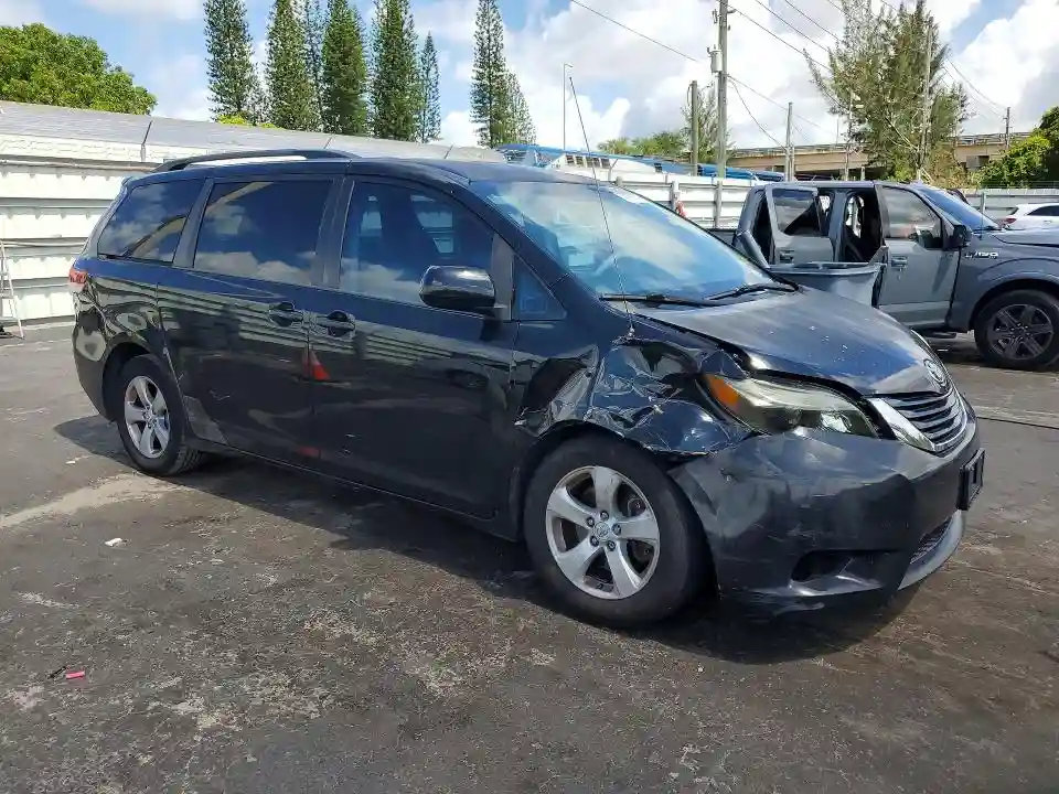 5TDKK3DC3BS105852 2011 TOYOTA SIENNA-3