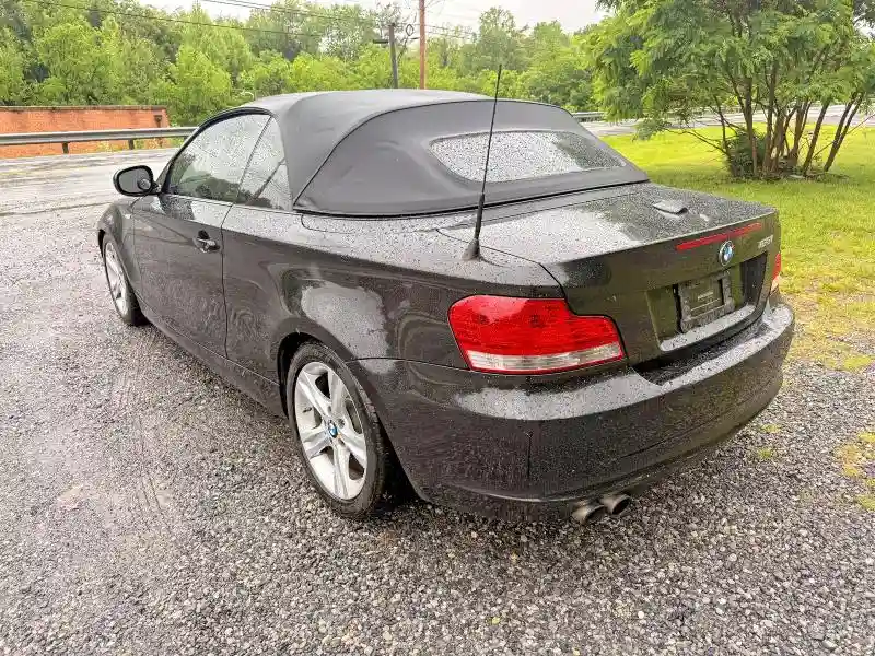 WBAUL7C54BVM80507 2011 BMW 1 SERIES-2