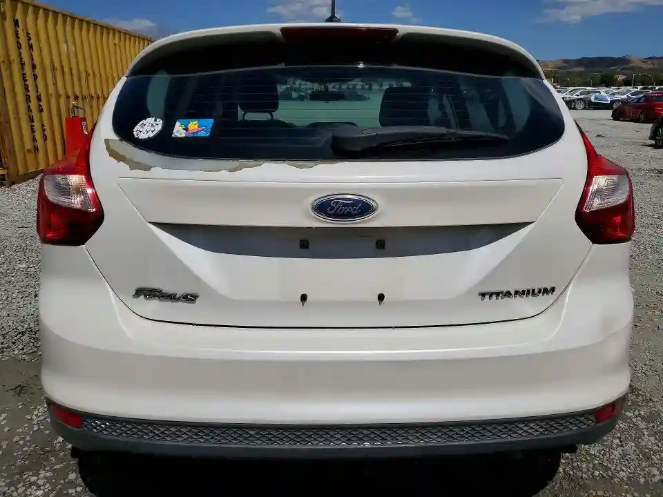 1FAHP3N26CL257926 2012 FORD FOCUS-5