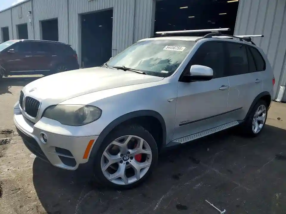 5UXZV4C50BL741014 2011 BMW X5-0
