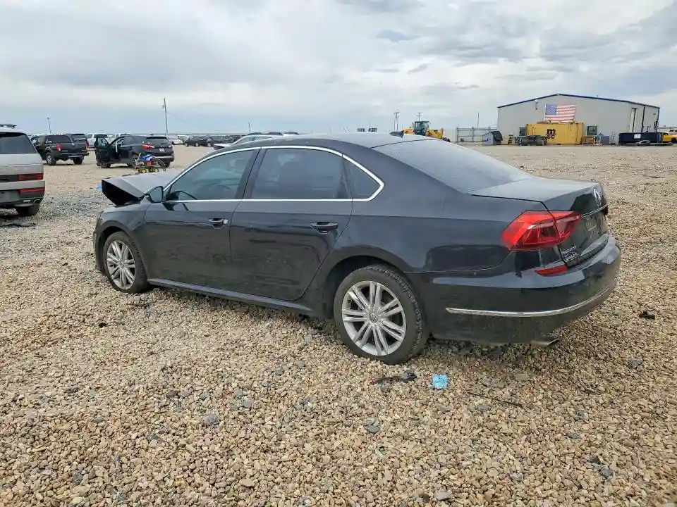 1VWBA7A3XJC051039 2018 VOLKSWAGEN PASSAT SE-1