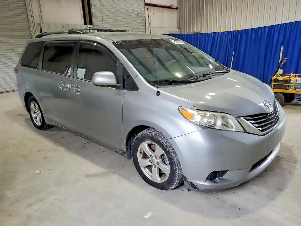 5TDKK3DC5DS333239 2013 TOYOTA SIENNA-3