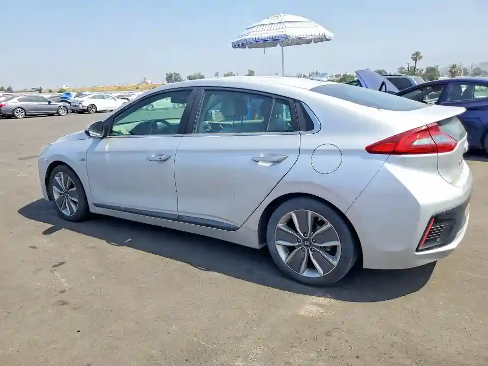 KMHC05LC7JU063540 2018 HYUNDAI IONIQ-1