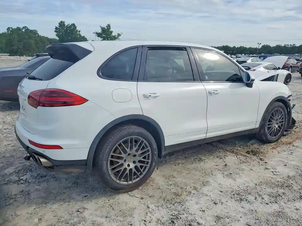 WP1AB2A26HLA52459 2017 PORSCHE CAYENNE-2