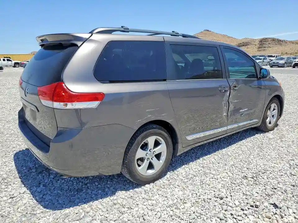 5TDKK3DC5DS312827 2013 TOYOTA SIENNA-2