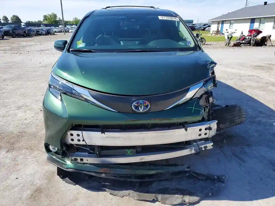 5TDJSKFC8SS181733 2025 TOYOTA SIENNA-4
