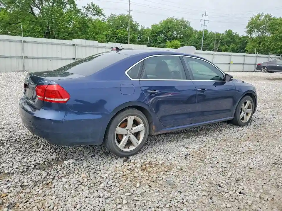 1VWBP7A35DC095971 2013 VOLKSWAGEN PASSAT-2
