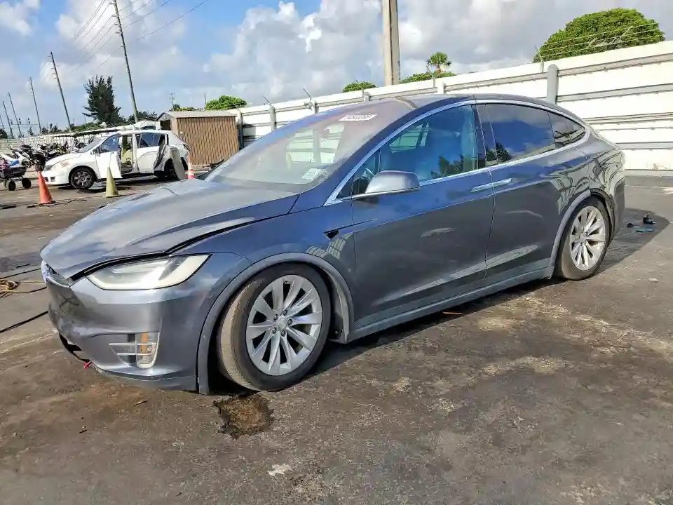5YJXCDE29HF052215 2017 TESLA MODEL X-0