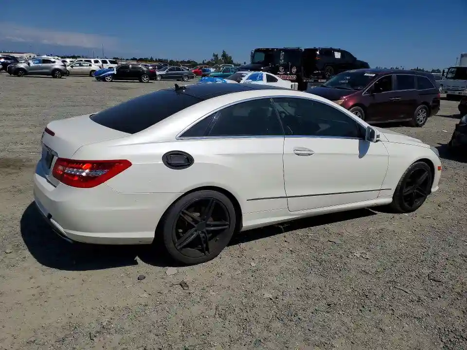 WDDKJ7CB6AF040972 2010 MERCEDES-BENZ E-CLASS-2