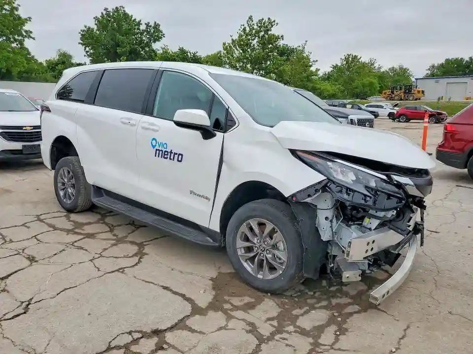 5TDKRKEC6SS256284 2025 TOYOTA SIENNA-3