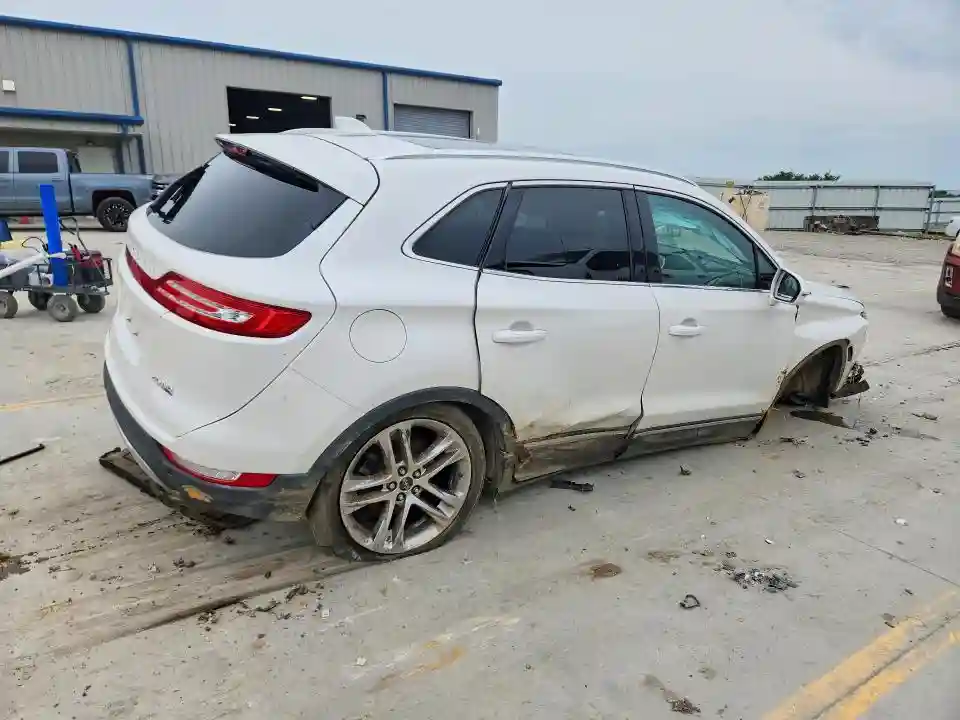 5LMCJ3D9XGUJ20856 2016 LINCOLN MKC-2