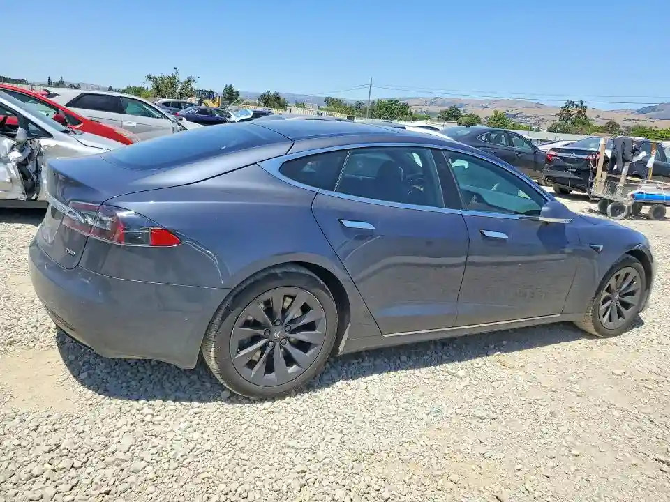 5YJSA1E28JF261207 2018 TESLA MODEL S-2