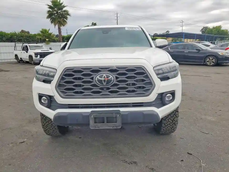 3TMCZ5AN8PM643892 2023 TOYOTA TACOMA-4
