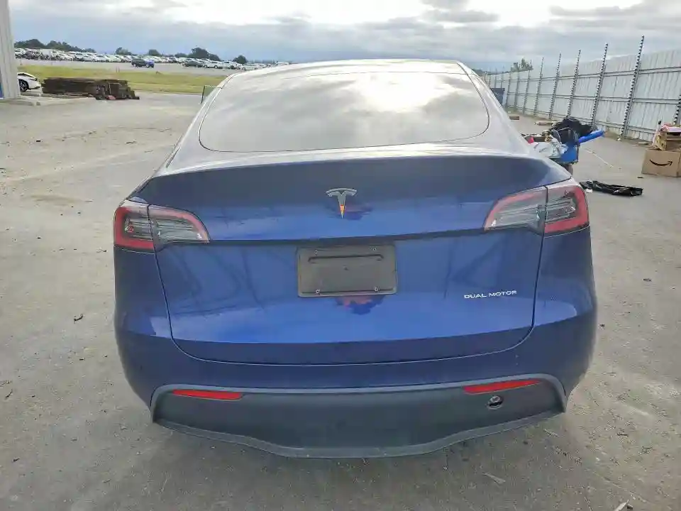 7SAYGDEE4PF855275 2023 TESLA MODEL Y-5
